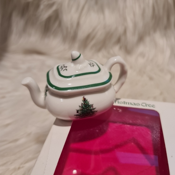 Spode Christmas Tree Teapot - Picture 6 of 8
